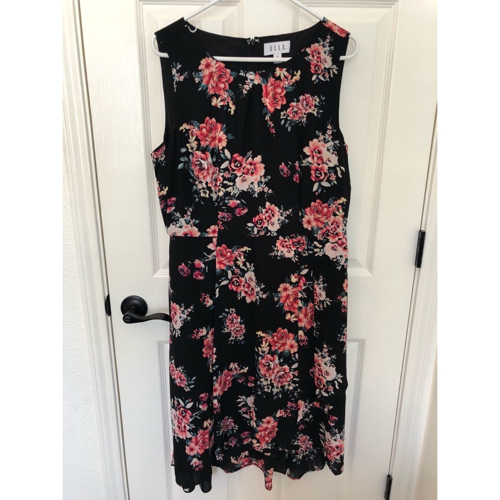 EUC Elle Sleeveless Floral Dress